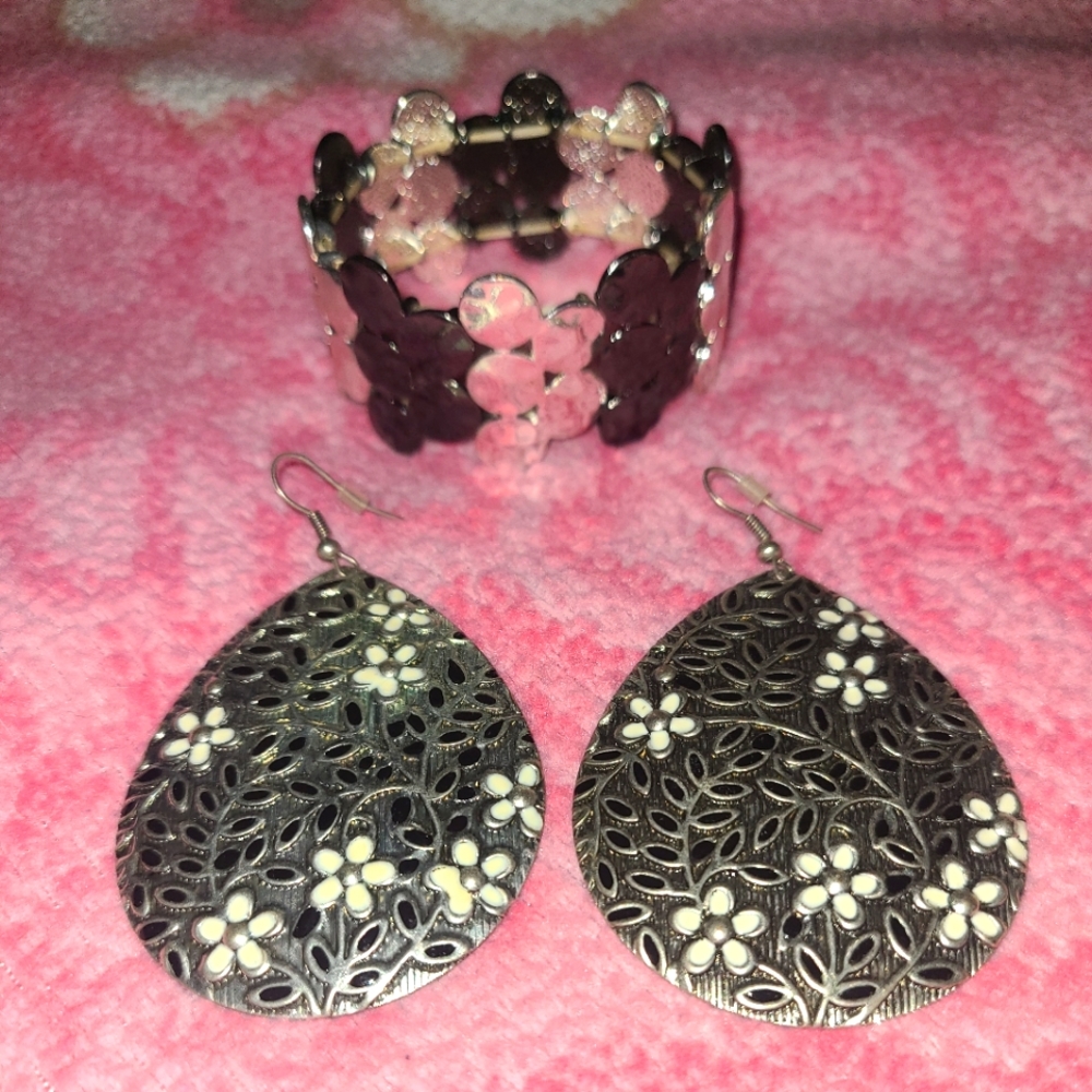 Earrings and Bracelet Combo